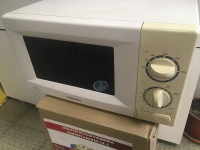 Лот: 16455549. Фото: 1. Микроволновая печь Samsung M1618NR. Микроволновки, мини-печи