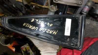 Лот: 3038884. Фото: 1. mazda verisa стекло задней правой... Другое (автозапчасти)