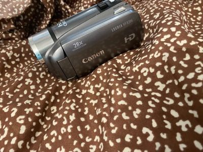 Лот: 19495906. Фото: 1. Цифровая видеокамера Canon Legria... Цифровые компактные