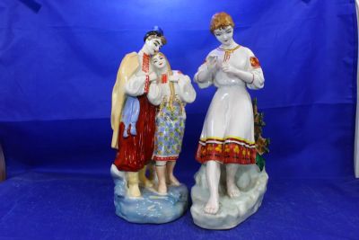 Лот: 20089625. Фото: 1. Две фарфоровые статуэтки о любви... Фарфор, керамика