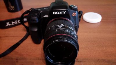 Лот: 6733270. Фото: 1. Sony Alpha DSLR-A200 + Sigma Zoom... Цифровые зеркальные