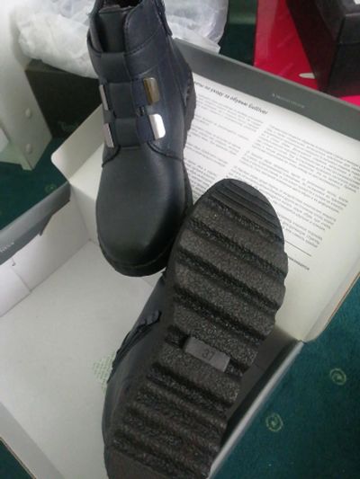 Лот: 20128707. Фото: 1. Ботинки. 37 размер. Новые. Кеды, кроссовки, слипоны