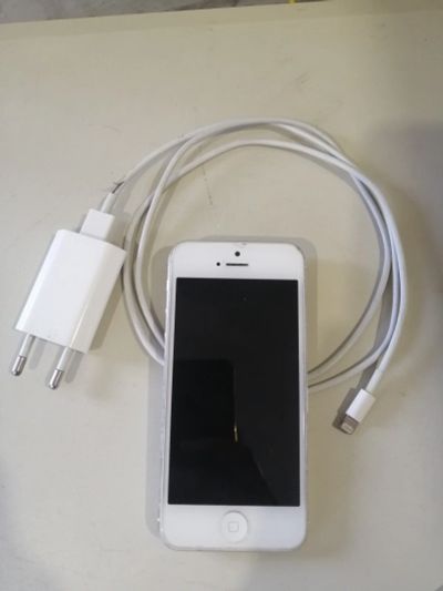 Лот: 17081952. Фото: 1. Смартфон Apple iPhone 5 16Gb. Смартфоны
