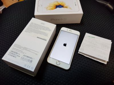Лот: 14655602. Фото: 1. iPhone 6S Gold 32GB РСТ , не восстановленный. Смартфоны
