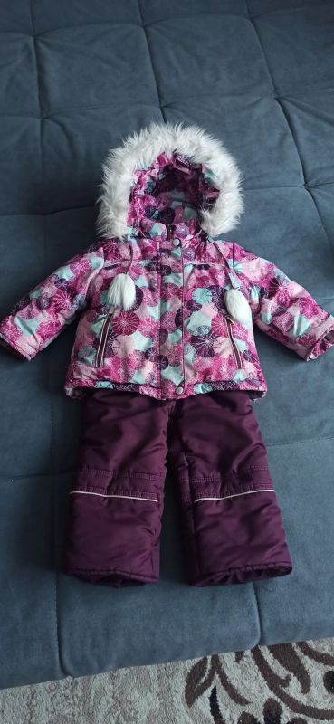 Лот: 21001361. Фото: 1. Зимний костюм для девочек размер... Комплекты, комбинезоны, костюмы