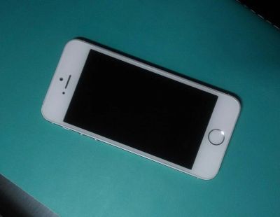Лот: 8505011. Фото: 1. iPhone 5s 16 GB в отличном состоянии. Смартфоны