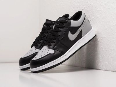 Лот: 18875457. Фото: 1. Кроссовки Nike Air Jordan 1 Low... Кеды, кроссовки, слипоны