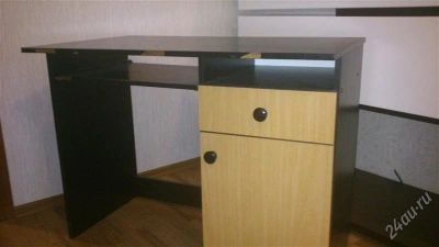 Лот: 2798119. Фото: 1. Письменный стол. Столы, стулья, обеденные группы