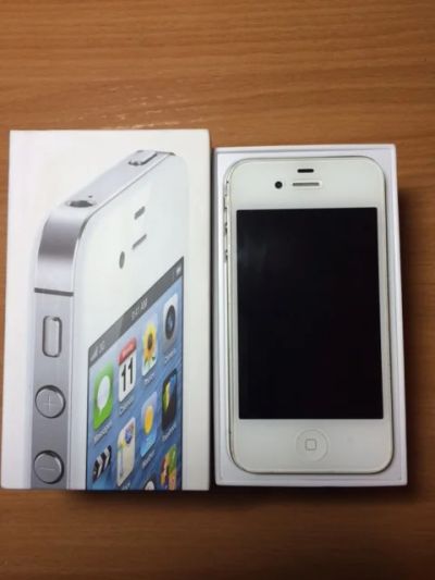Лот: 3975752. Фото: 1. IPhone 4S white (белый) 16gb. Смартфоны