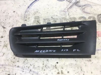 Лот: 21717004. Фото: 1. решетка радиатора Renault Megane... Двигатель и элементы двигателя