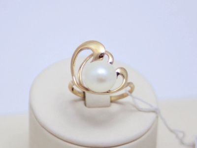 Лот: 15417233. Фото: 1. ЗОЛОТОЕ КОЛЬЦО С ЖЕМЧУГОМ 4,24... Кольца, перстни