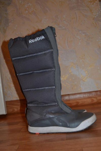 Лот: 4896182. Фото: 1. Сапоги Reebok 38,5 размер. Сапоги