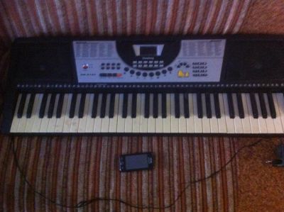 Лот: 3967603. Фото: 1. Синтезатор. Клавишные