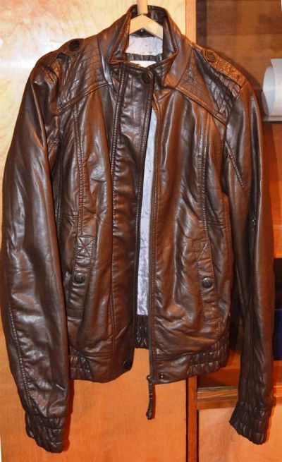 Лот: 3018790. Фото: 1. Отличная куртка от Bershka р-р... Верхняя одежда