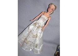 Лот: 18356820. Фото: 1. кукла барби в белом платье 30... Куклы и аксессуары