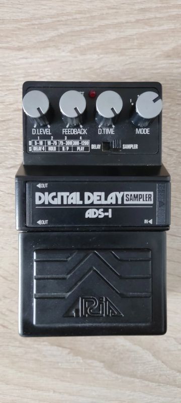 Лот: 18875978. Фото: 1. 1979-83 Aria ADS-1 Digital Sampler... Гитарные эффекты и комбоусилители