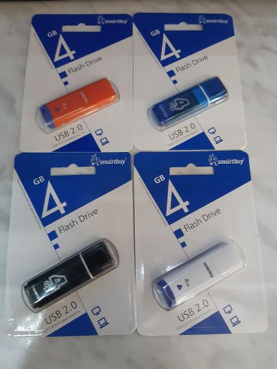 Лот: 25550703. Фото: 1. Флешка 4 Гб USB 4 Gb Smart Buy... USB-флеш карты