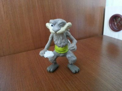Лот: 6651969. Фото: 1. Кролик с мечом - механический. Другое (игрушки)