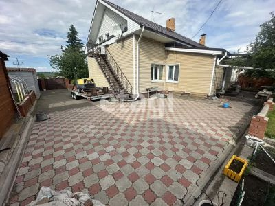 Лот: 25286478. Фото: 1. 3-комн. часть дома , посёлок городского... Дома