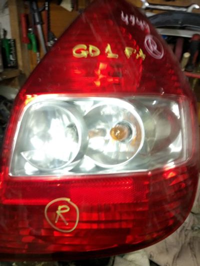 Лот: 13937964. Фото: 1. Стоп сигнал honda fit GD-1. Оптика и освещение