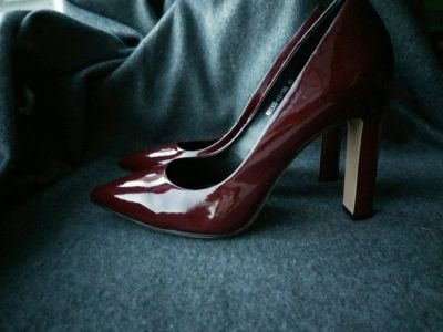 Лот: 8760223. Фото: 1. Туфли лаковые, 39. Туфли