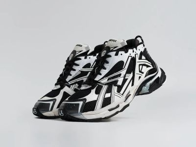 Лот: 25365928. Фото: 1. Кроссовки Balenciaga Runner. Кеды, кроссовки, слипоны