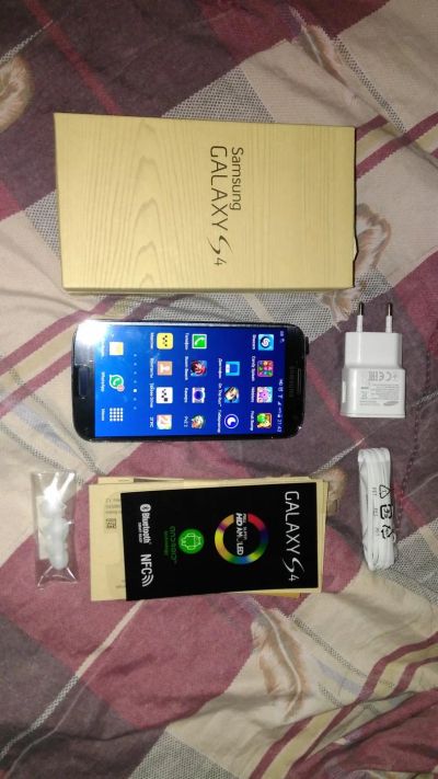 Лот: 6229920. Фото: 1. samsung s4. Смартфоны
