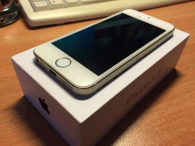 Лот: 4669106. Фото: 1. Apple iPhone 5S Золотой 16GB Срочно. Смартфоны