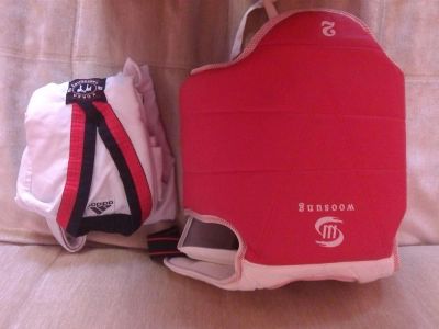 Лот: 6009170. Фото: 1. кимано и защита Taekwondo для... Одежда для боевых искусств