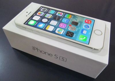 Лот: 7433183. Фото: 1. iPhone 5S 16Gb (Sim Free) Белый... Смартфоны
