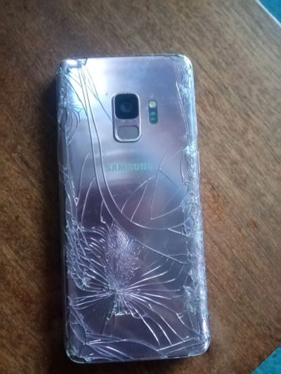 Лот: 19286948. Фото: 1. Samsung galaxy S9. Смартфоны