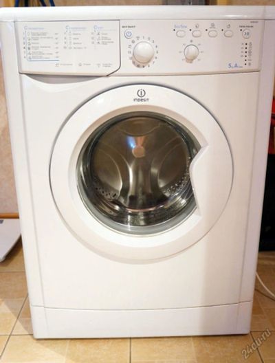 Лот: 5637545. Фото: 1. Стиральная машина Indesit. Стиральные машины