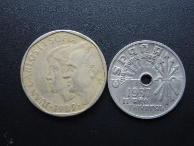 Лот: 19703363. Фото: 1. 2 испанские монеты 25 сентимо... Европа