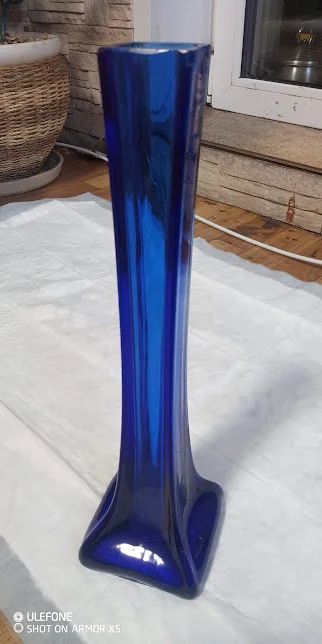 Лот: 18337118. Фото: 1. раритетная ваза синего стекла. Вазы