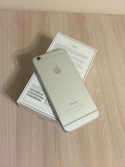 Лот: 6617952. Фото: 1. iPhone 6 Silver. Смартфоны