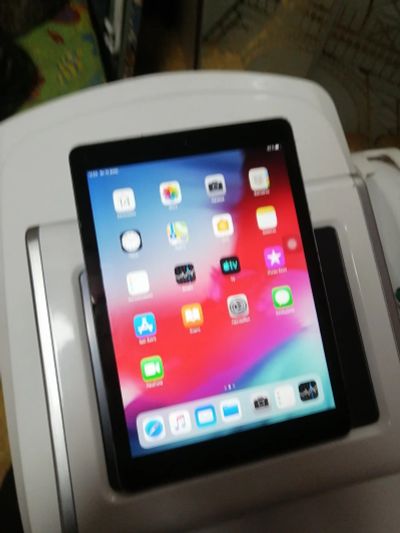 Лот: 17169215. Фото: 1. Ipad Air 64gb Wifi. Планшеты