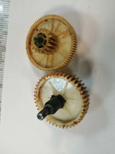 Лот: 23643850. Фото: 1. шестеренки 2штуки для мясорубки... Запчасти, комплектующие для мелкой бытовой техники