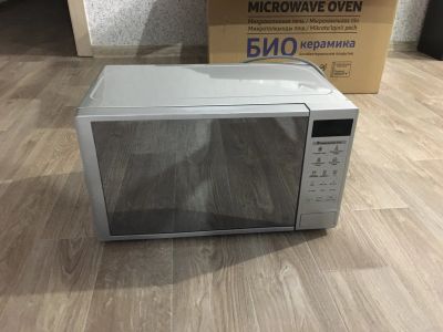 Лот: 17390802. Фото: 1. Микроволновая печь LG MS2043DAR... Микроволновки, мини-печи