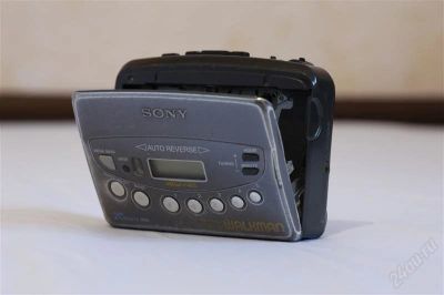 Лот: 1575240. Фото: 1. Кассетный плеер Sony-2. Плееры