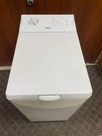 Лот: 17330204. Фото: 1. стиральная машина zanussi zwy1100. Стиральные машины