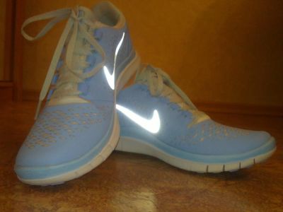 Лот: 4679829. Фото: 1. Кросовки NIKE голубые, женские... Кеды, кроссовки, слипоны