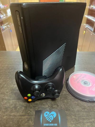 Лот: 19602946. Фото: 1. Прошитый Xbox 360 S на 750gb... Игровые приставки, консоли