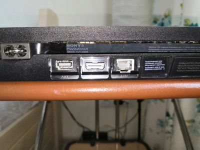 Лот: 18889197. Фото: 1. Ps4 slim 500 гиг, 1 джой. Игровые приставки, консоли