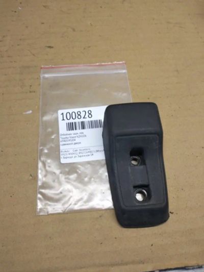 Лот: 21396187. Фото: 1. отбойник Toyota Hiace KZH106. Двигатель и элементы двигателя