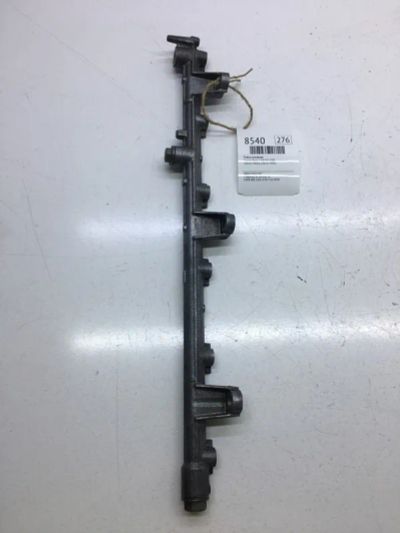 Лот: 20376296. Фото: 1. Рейка топливная Toyota Mark Ii... Топливная система
