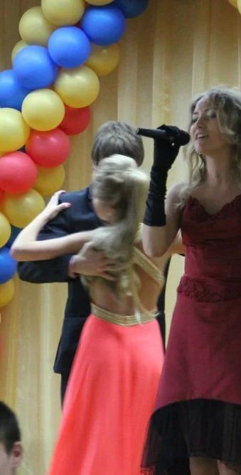 Лот: 3933862. Фото: 1. Платье выпускное*. Платья