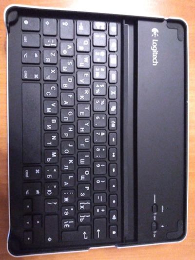 Лот: 15574392. Фото: 1. iPad 2 Чехол клавиатура Logitec... Чехлы, бамперы