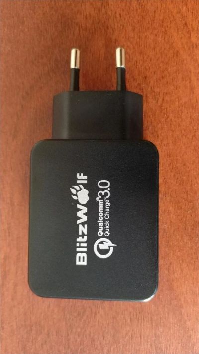 Лот: 9949087. Фото: 1. BlitzWolf BW-S5, Qualcomm Quick... Зарядные устройства, блоки питания, адаптеры сетевые для смартфонов