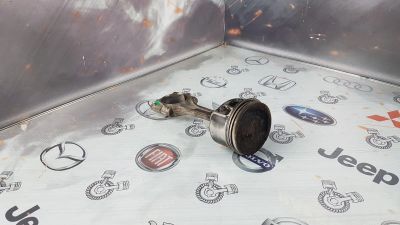 Лот: 23589884. Фото: 1. Шатун Skoda Oktavia AEH 050107065... Двигатель и элементы двигателя