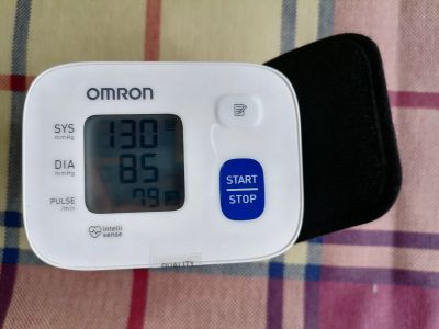 Лот: 18403932. Фото: 1. Тонометр OMRON - Измеритель давления... Оборудование